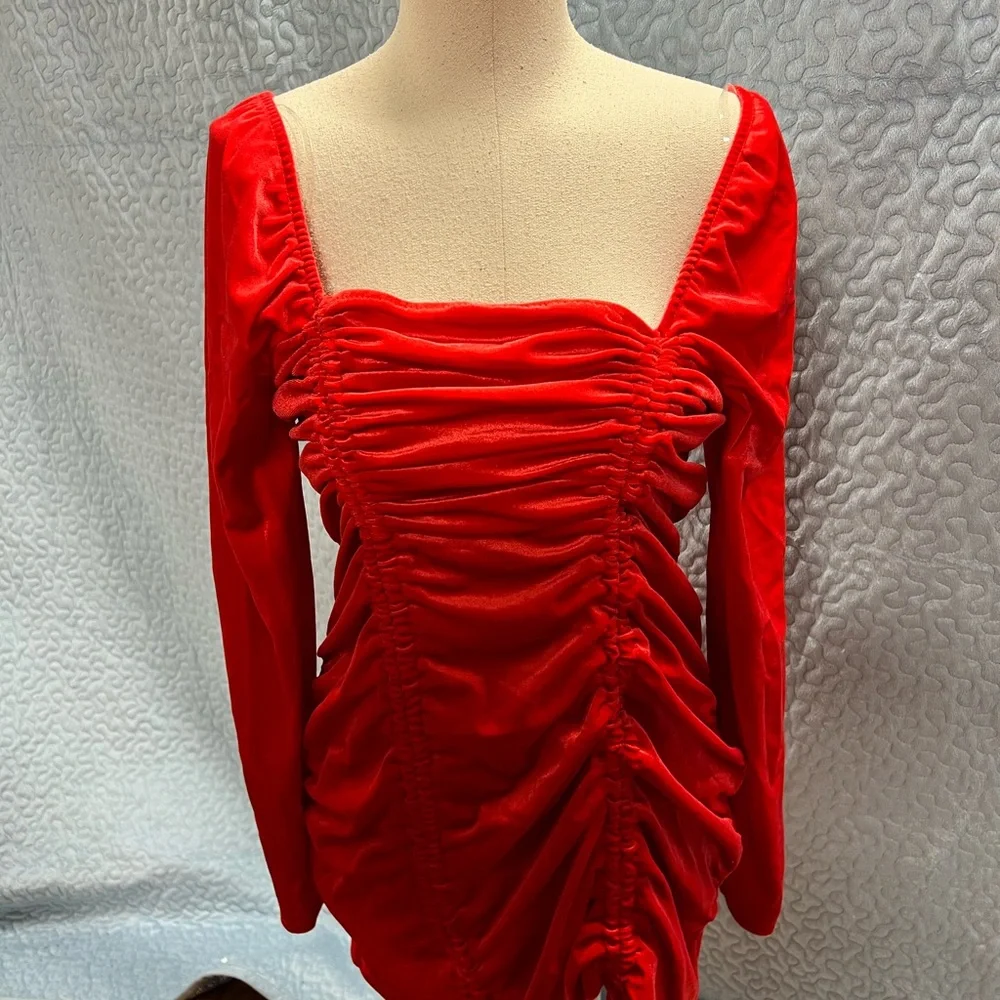 Ruched bodycon dress - Picture 2 of 11